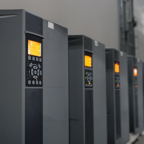 Capacitors for Inverters